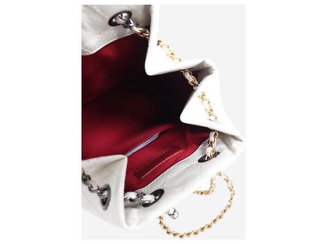 Chanel Mochila Gabrielle 2019 em couro acolchoado branco - vista 4