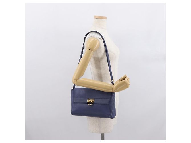 Salvatore Ferragamo Gancini Shoulder Bag Leather Navy Gold - vista 23