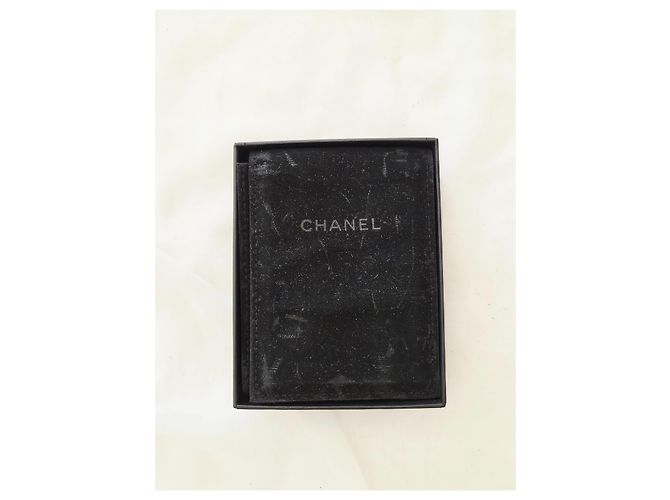 Colar Chanel CC de pérolas - Corrente dourada - vista 12