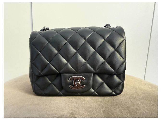 Chanel Mini Classic Flap "So Black" – Lambskin nero & Hardware nero – Eccellenti condizioni - vista 2