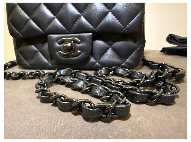 Chanel Mini Classic Flap "So Black" – Lambskin nero & Hardware nero – Eccellenti condizioni - vista 4