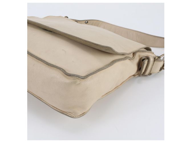 Miu Miu Schultertasche aus Leder in Ivory - Ansicht 4