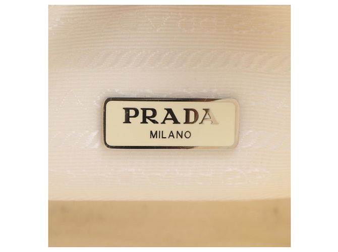 Prada Nylon Schultertasche mit Dreiecks-Logo und Leder mit Polka Dots - Ansicht 8