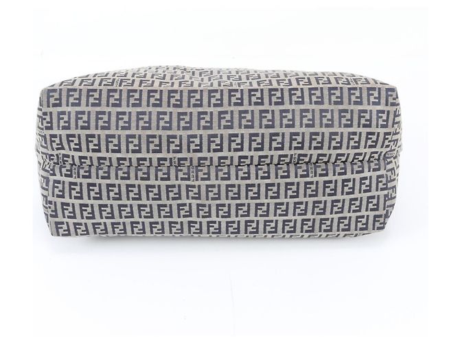 Fendi Zucchino FF Shopper aus Leder und Canvas - Ansicht 6
