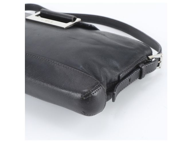 Loewe One-Shoulder Handtasche aus schwarzem Leder - Ansicht 4