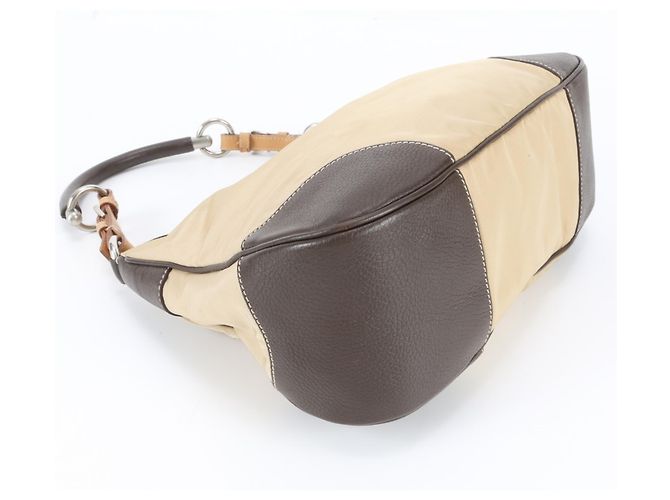 Prada Tessuto Nylon Schultertasche aus Leder mit Dreiecks-Logo - Ansicht 4