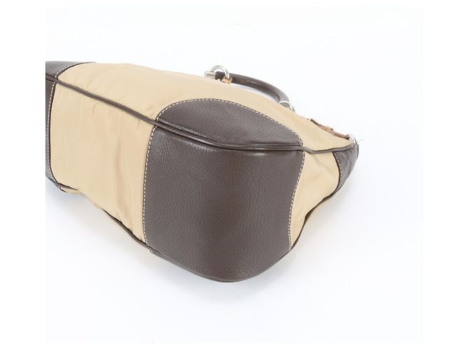 Prada Tessuto Nylon Schultertasche aus Leder mit Dreiecks-Logo - Ansicht 5