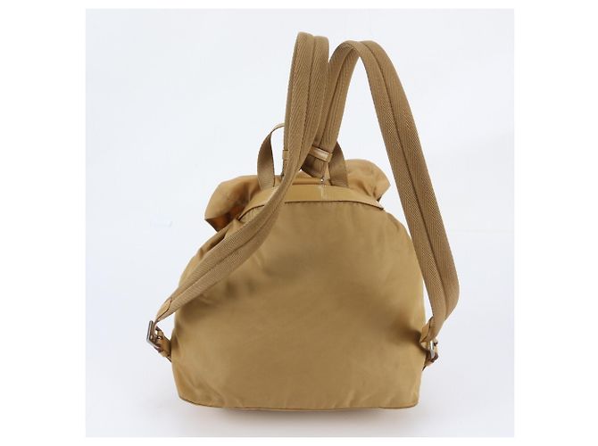 Prada Rucksack und Schultertasche aus Tessuto Nylon mit Leder-Dreieckslogo - Ansicht 3