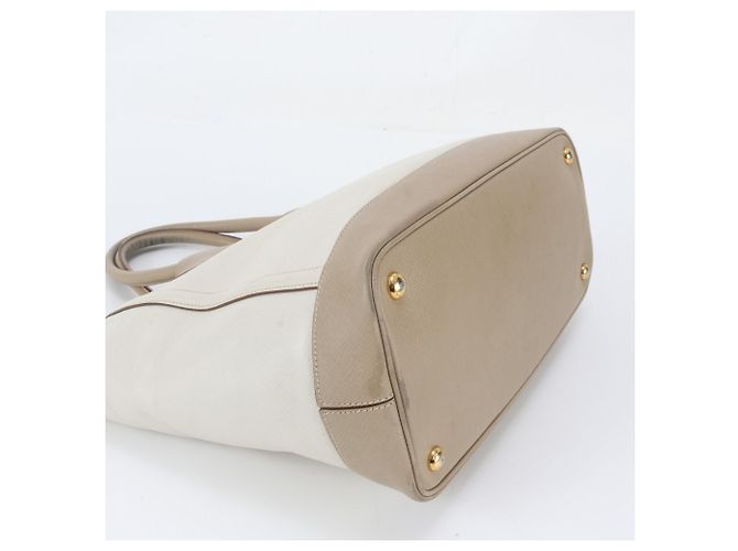 Sac cabas en cuir Saffiano avec logo triangle Prada - vue 4