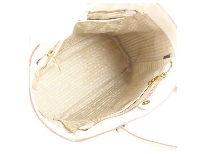 Sac cabas en cuir Saffiano avec logo triangle Prada - vue 7