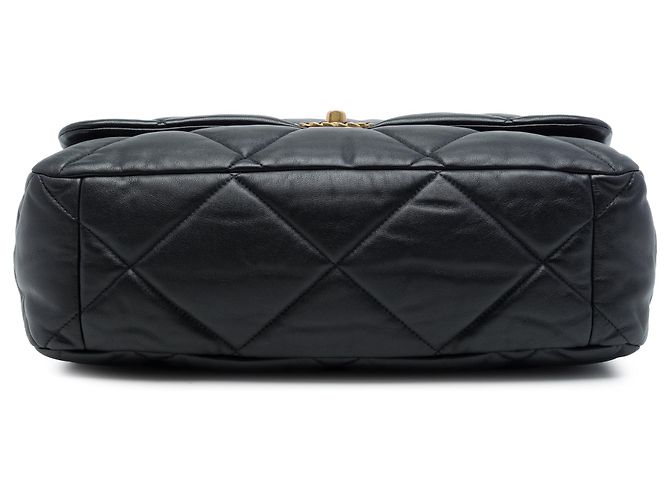 Chanel Black Maxi Lambskin 19 Flap - vista 3