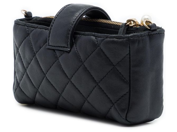 Chanel Black CC Quilted Lambskin O Mini Faux Pearl Chain Phone Holder Clutch - vista 2