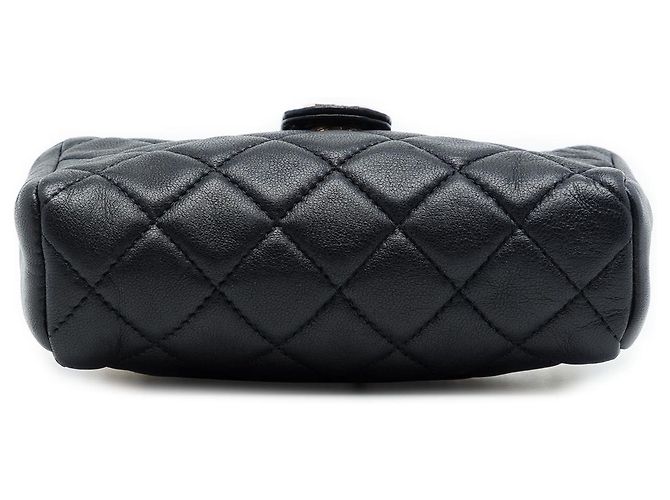 Chanel Black CC Quilted Lambskin O Mini Faux Pearl Chain Phone Holder Clutch - vista 3