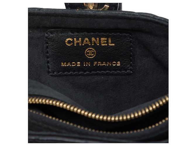 Chanel Black CC Quilted Lambskin O Mini Faux Pearl Chain Phone Holder Clutch - vista 5