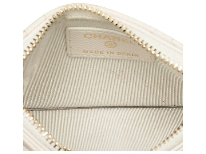 Portacarte con zip e patta Chanel White CC Quilted Caviar - vista 4