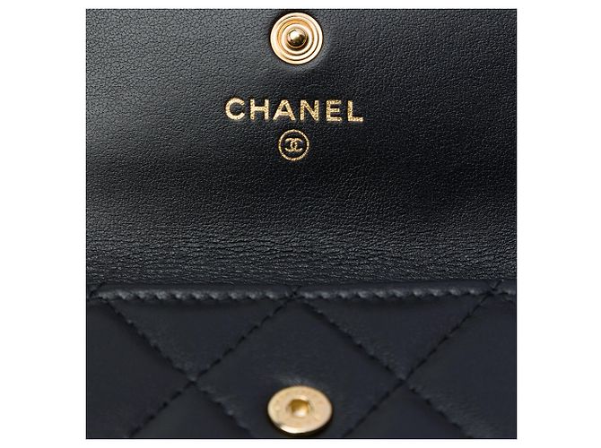 Tarjetero Chanel de piel de cordero acolchada negra CC con correa de cadena acolchada - vista 5