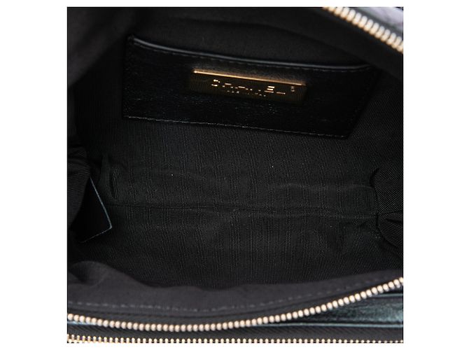 Borsa cintura Chanel All About in vitello iridescent nero - vista 4