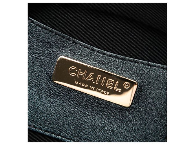 Borsa cintura Chanel All About in vitello iridescent nero - vista 5