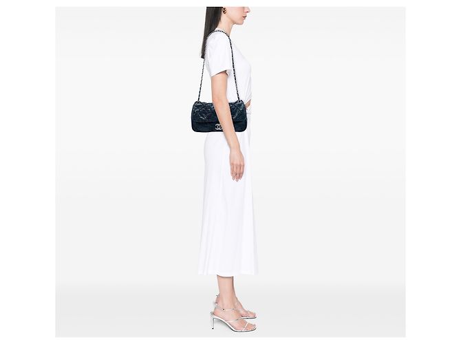Chanel Blue Medium Quilted Crinkled Calfskin Ultra Stitch Flap - vista 5