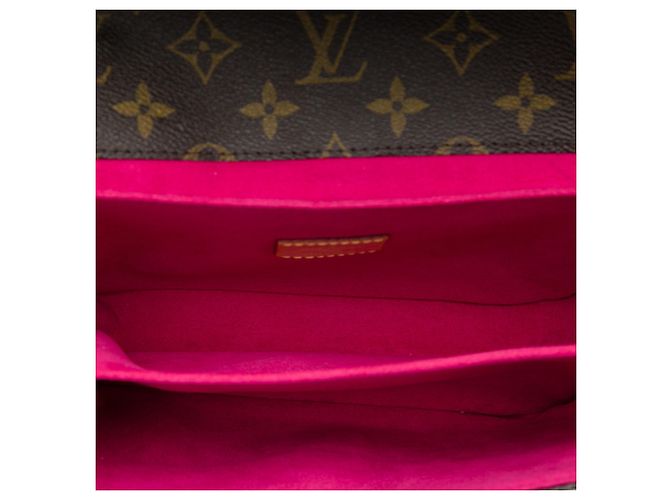 Louis Vuitton Brown Monogram Love Lock Pochette Metis - vista 4