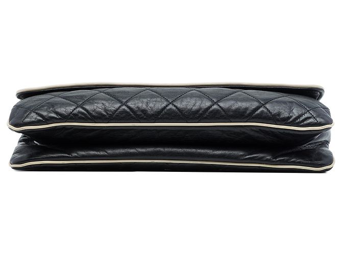 Chanel Black Quilted Lambskin East West Mademoiselle Flap - vista 3