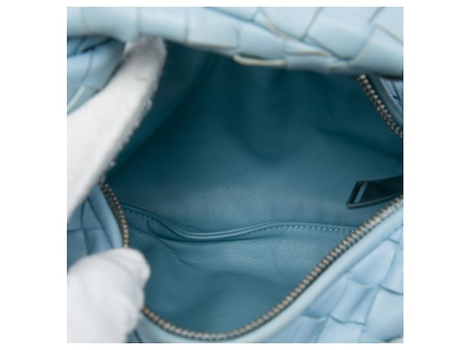Bottega Veneta Mini Jodie in Nappa Intrecciato Blu - vista 4