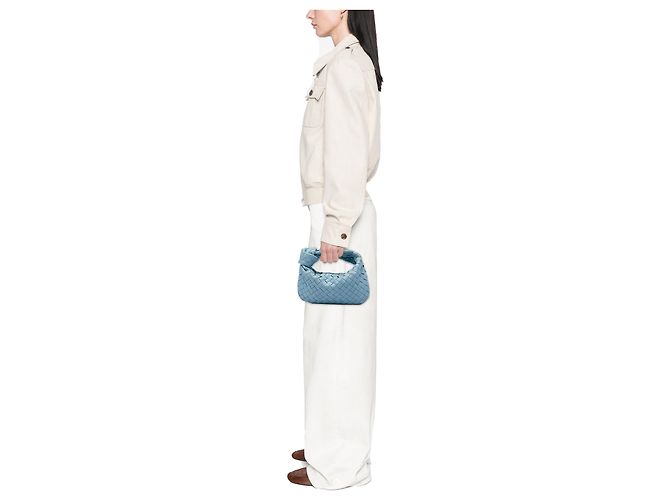 Bottega Veneta Mini Jodie in Nappa Intrecciato Blu - vista 5