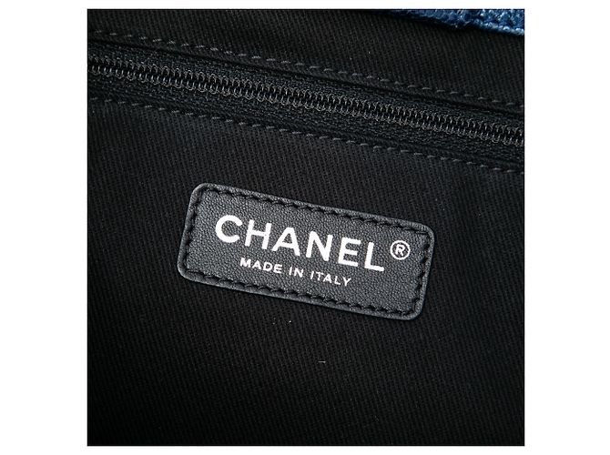 Chanel Blue Medium Quilted Iridescent Caviar Chic Shopping Tote - Ansicht 5