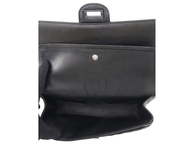 Chanel Black Chevron Lambskin So Black Reissue 2.55 Double Flap 225 - vista 3