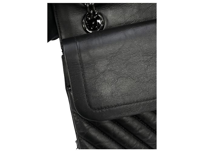 Chanel Black Chevron Lambskin So Black Reissue 2.55 Double Flap 225 - vista 9