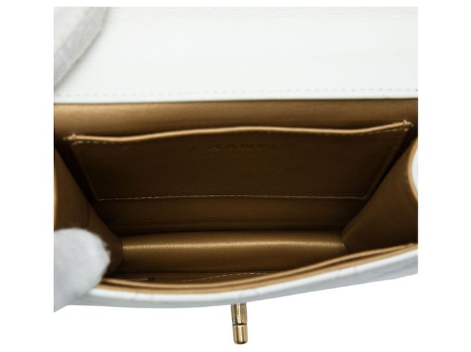 Chanel White Small Quilted Lambskin Chic Pearls Flap - vista 4
