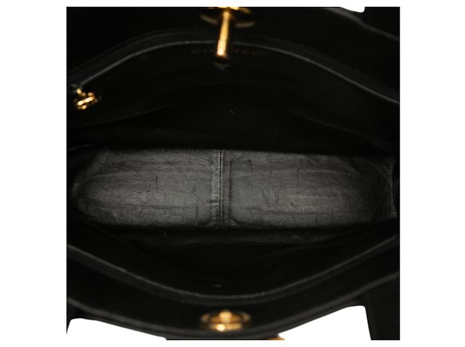 Sac à main Chanel Black CC Quilted Caviar Turnlock - vue 4