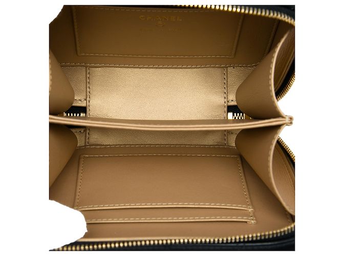 Chanel Mini CC Quilted Lambskin e Golden Plate Vanity Crossbody Nero - vista 4
