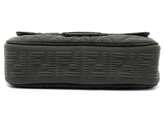 Fendi Baguette Midi-Tasche aus grünem technischem Gewebe mit Zucca-Prägung und Kette - Ansicht 3