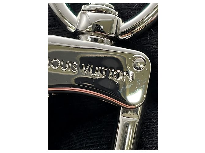Louis Vuitton Green Monogram Taurillon Illusion Double Phone Pouch - vista 8