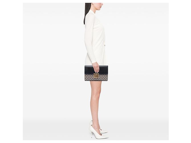 Padlock Clutch Gucci Beige GG Supreme con lucchetto - vista 6