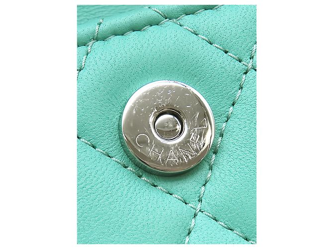 Borsa Chanel Mini in pelle di agnello matelassé verde con manico a catena - vista 8