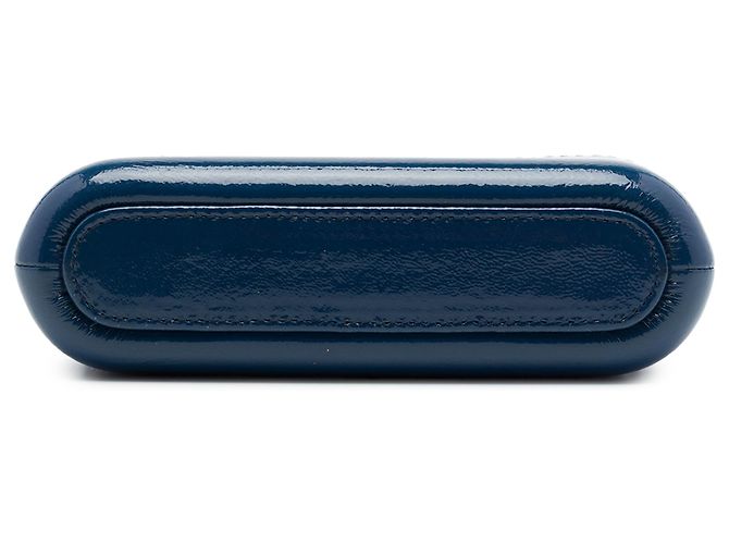 Clutch Gabrielle in pelle di vitello invecchiata verniciata matelassé blu con doppia zip e catena Chanel - vista 3