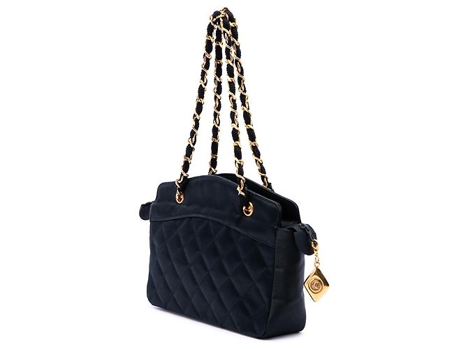Chanel gesteppte Satin-Handtasche schwarz mit Reißverschluss CC - Ansicht 2