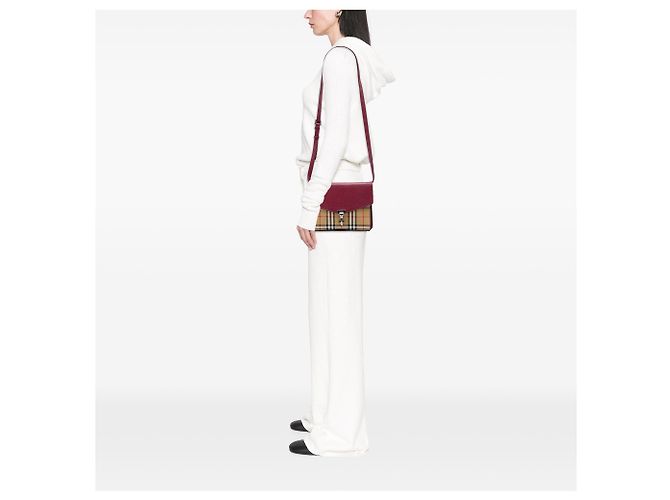 Burberry Red Small Leather and House Check Canvas Derby Macken Crossbody - vista 5