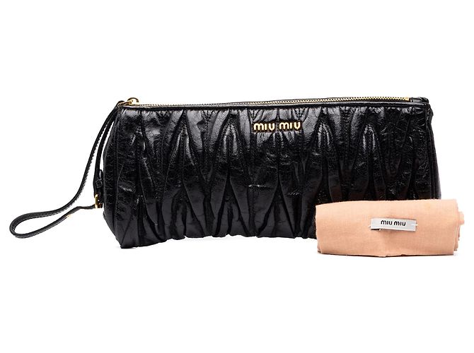 Clutch de muñeca Miu Miu en Nappa Matelassé negro - vista 7