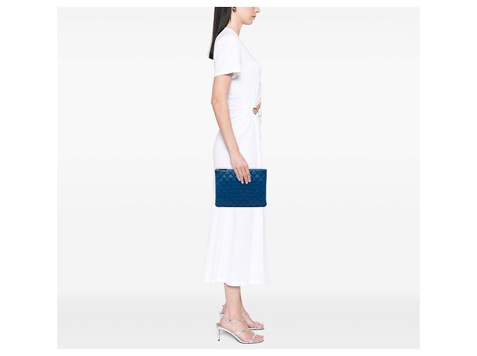 Clutch Chanel Blue Medium Quilted Lambskin O Case - vista 5
