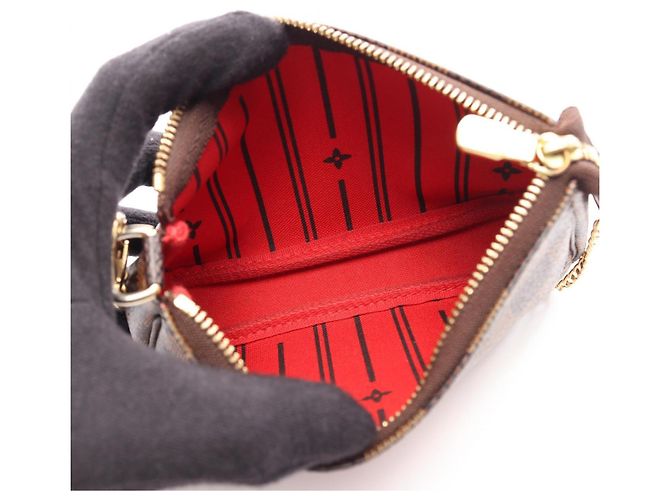 Bolso Louis Vuitton Mini Pochette Accessoires Damier Ebene T&B - vista 3