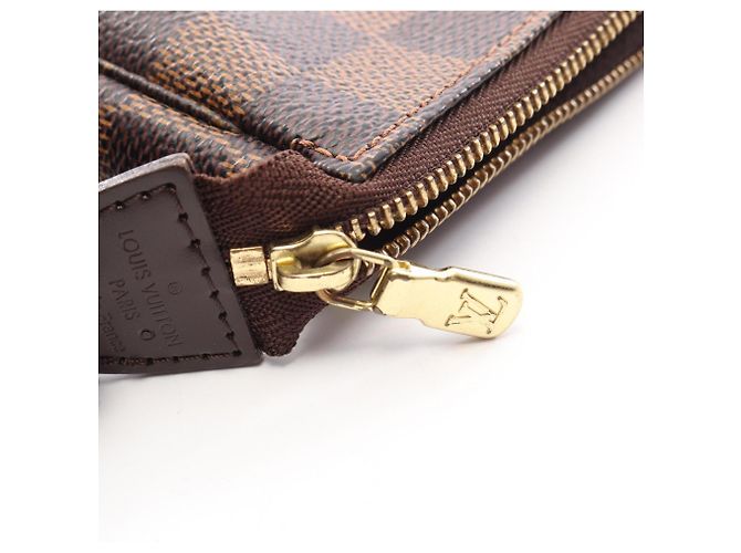 Bolso Louis Vuitton Mini Pochette Accessoires Damier Ebene T&B - vista 6