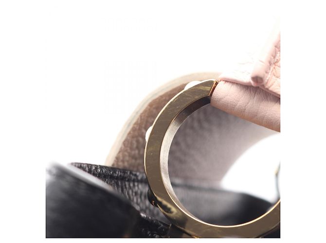 Louis Vuitton Capucines MM 2-Way Handtasche - Ansicht 11