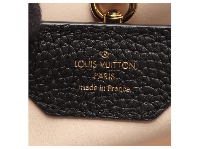 Louis Vuitton Capucines MM 2-Way Handtasche - Ansicht 4