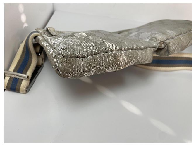 Borsa cintura Gucci GG Supreme argento - vista 4