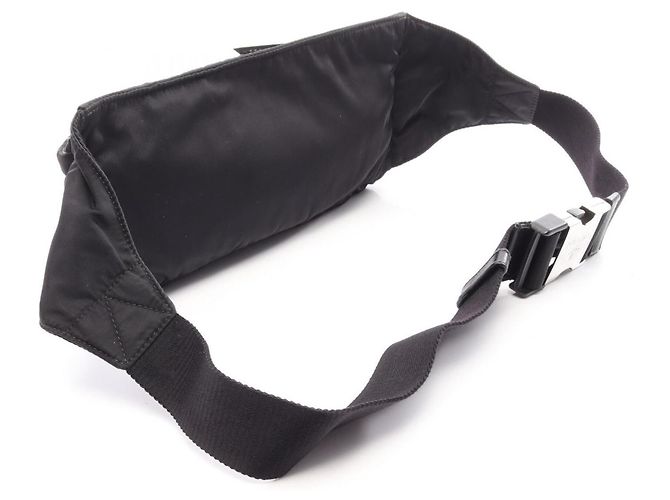 Prada Gürteltasche Schwarz aus Nylon und Saffiano Leder - Ansicht 2