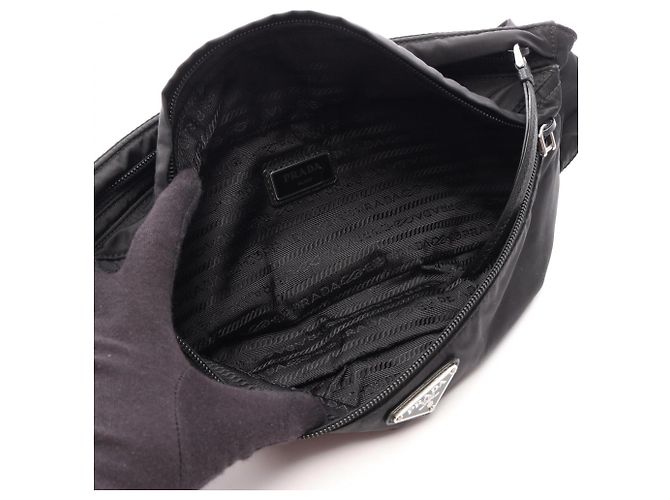 Prada Gürteltasche Schwarz aus Nylon und Saffiano Leder - Ansicht 3