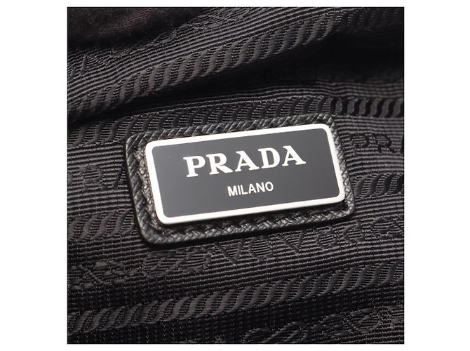 Prada Gürteltasche Schwarz aus Nylon und Saffiano Leder - Ansicht 5